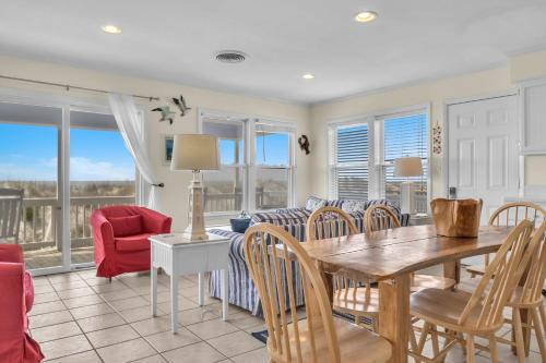 Mead Us At The Pier by Oak Island Accommodations - photo 41