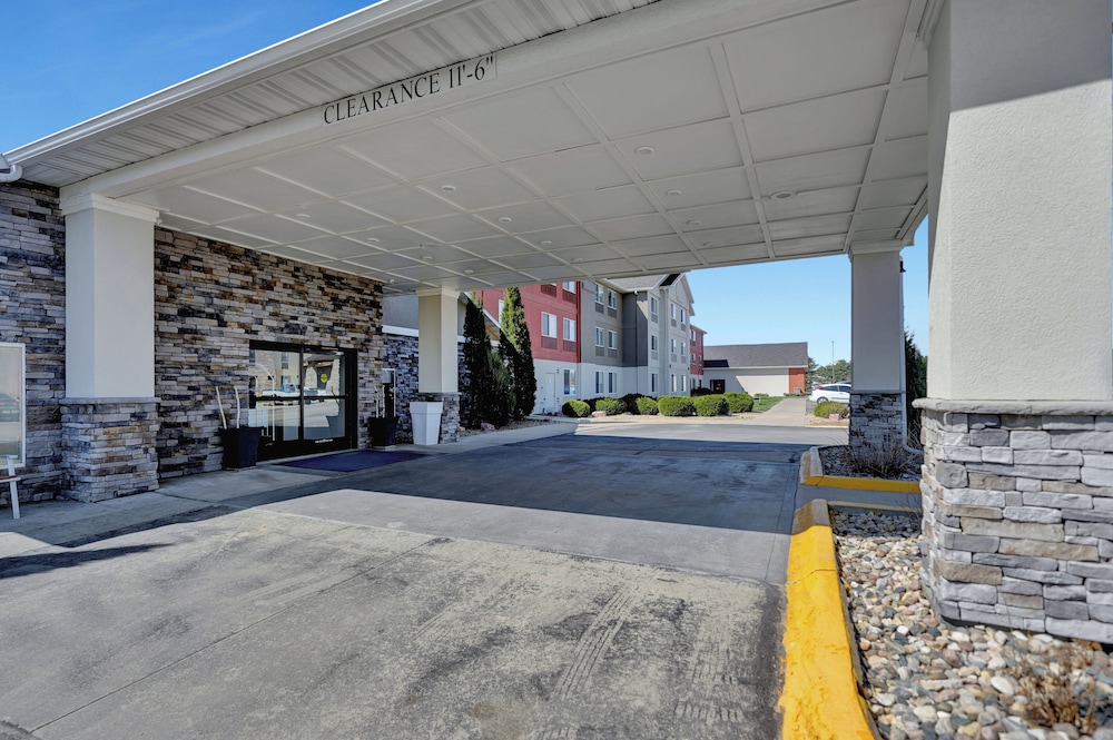 Holiday Inn Express Hotel & Suites Beatrice by IHG - photo 151