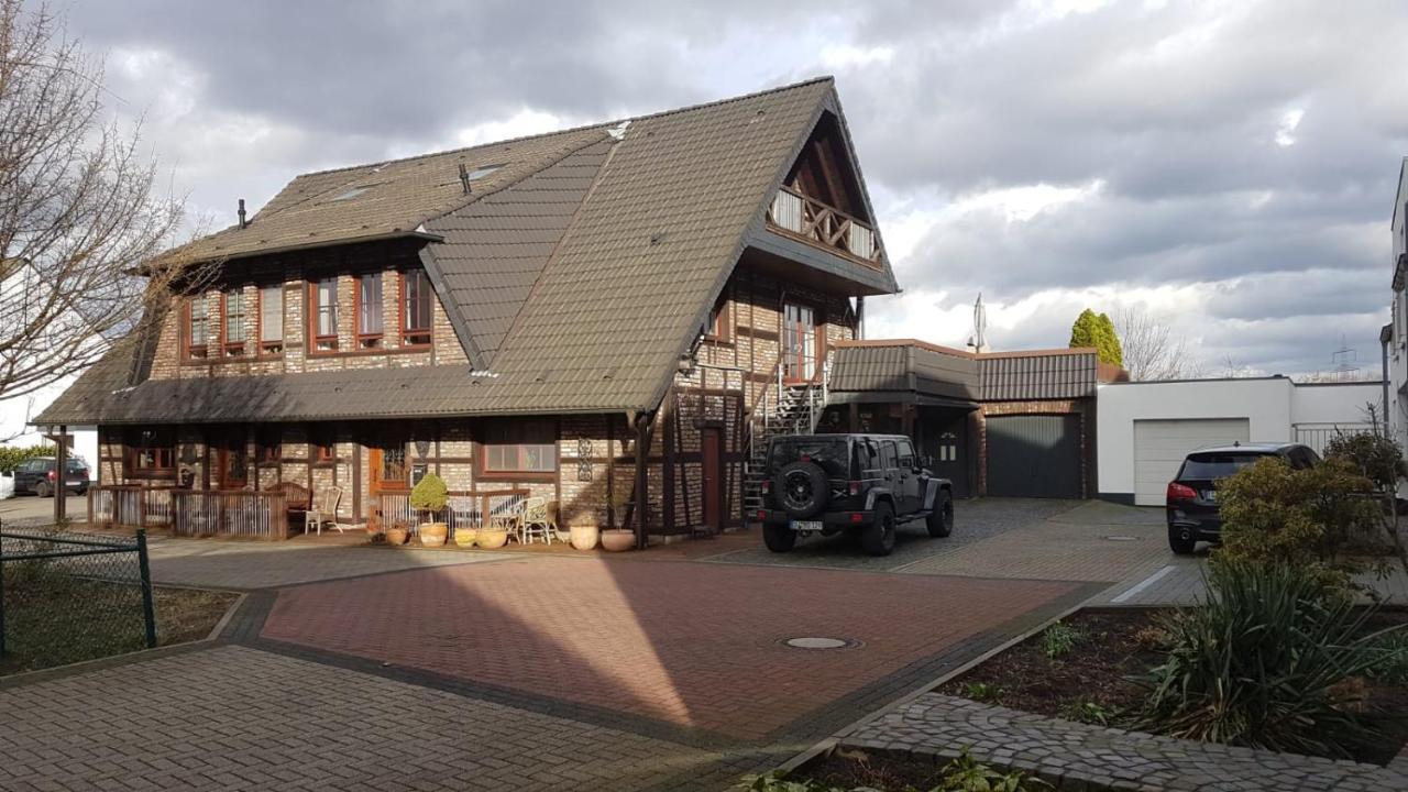 Muhlenberger Ponyhof — 4-Star Luxury Hotel in Duisburg, Germany