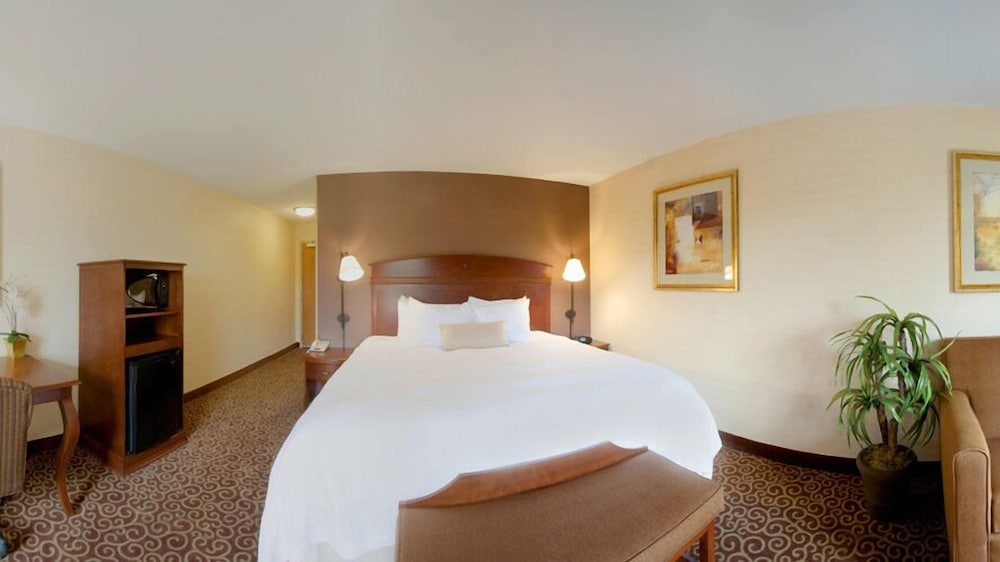 Hampton Inn Goshen - photo 5