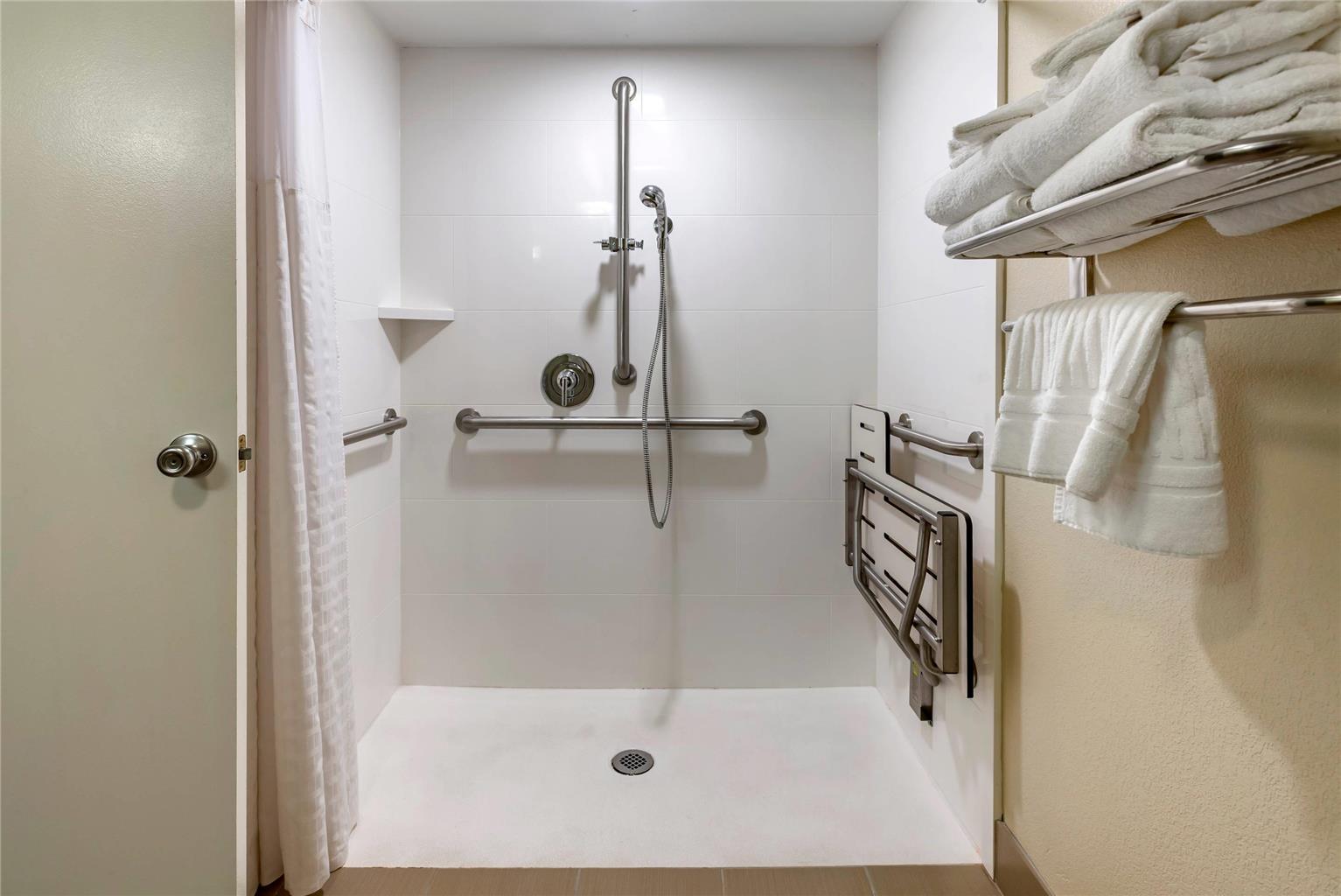 Comfort Suites Bethlehem Near Lehigh University and LVI Airport - photo 14