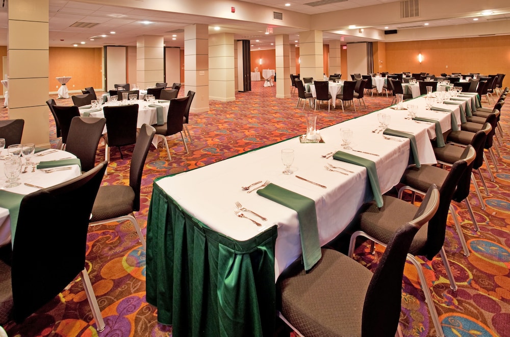 Holiday Inn Manhattan at the Campus by IHG - photo 15