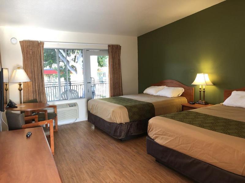 Econo Lodge Inn & Suites Oakland Airport - photo 11
