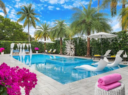 Mia Mansion W Pool Bbq Cabanna Outdoor Bar — hotel in Tamiami