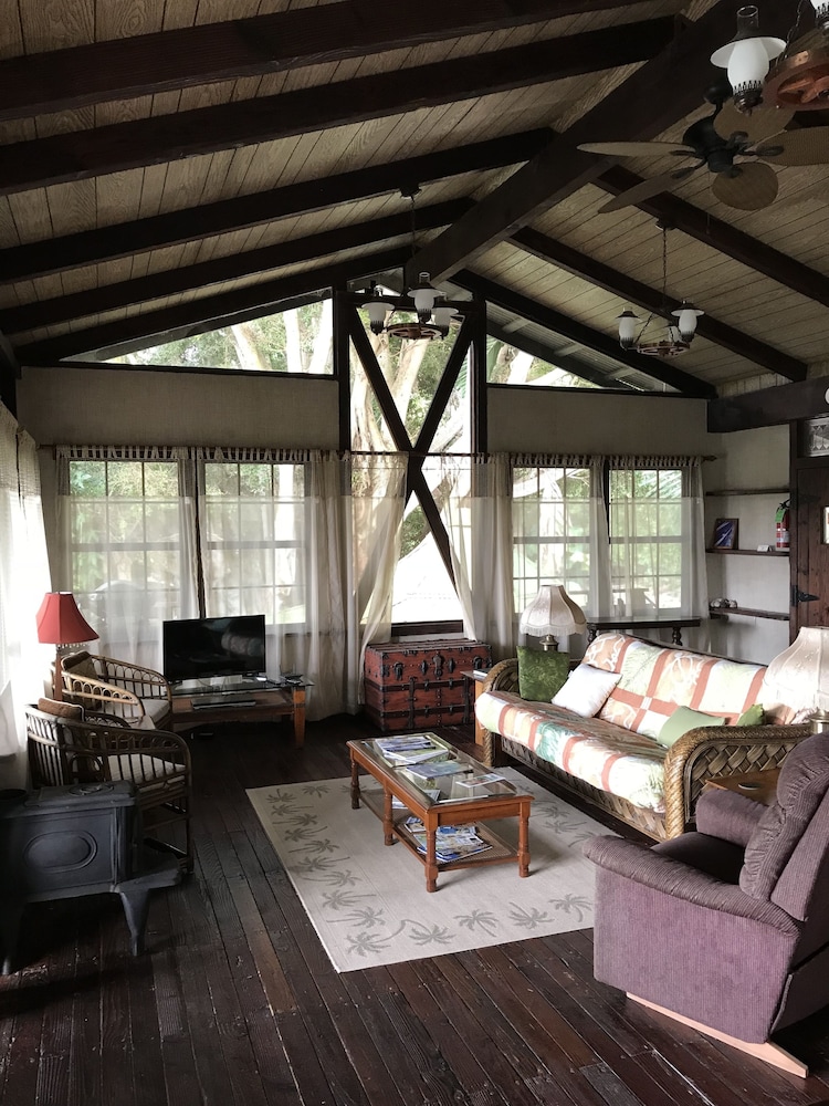 Hale Maluhia Country Inn - photo 18