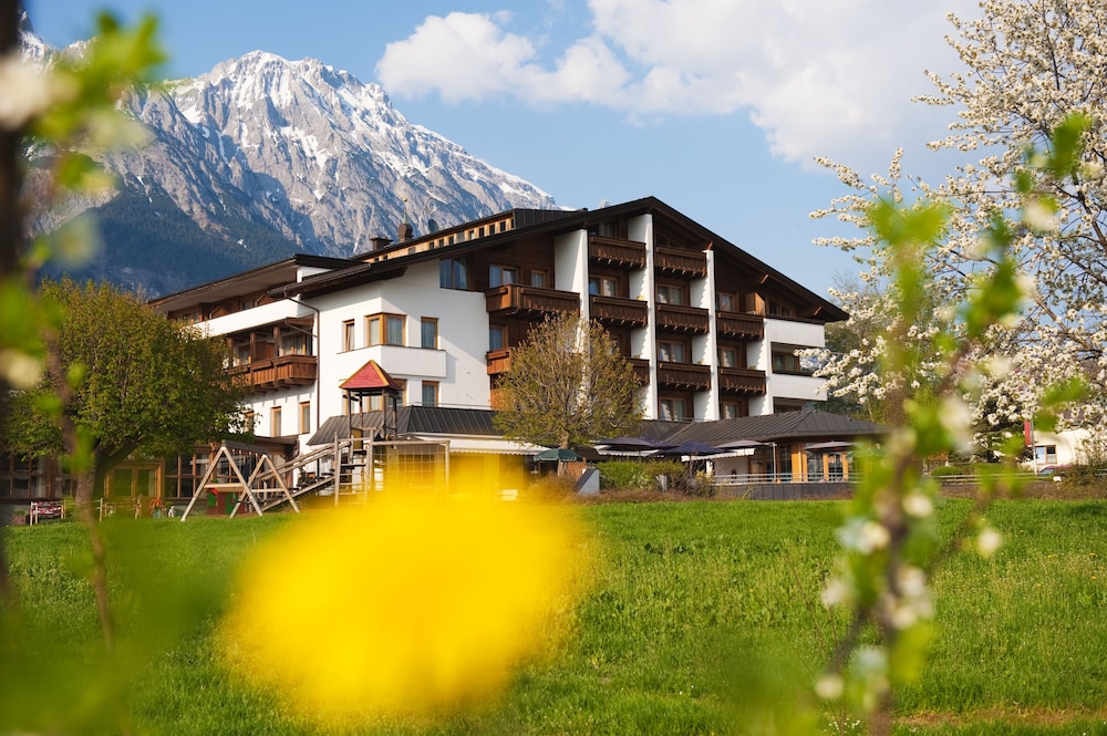 Landgasthof Bogner by SMK Event und Gastro — 4-Star Luxury Hotel in Absam, Austria