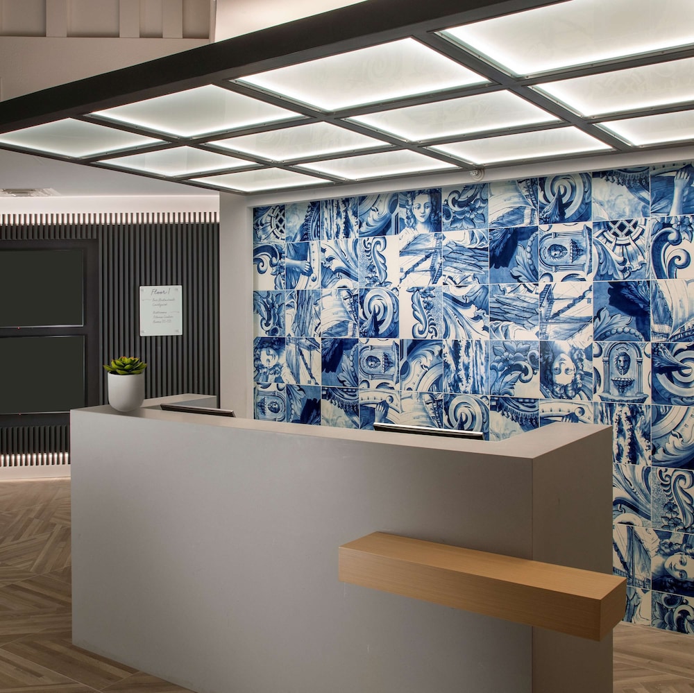 The Monsaraz San Diego Tapestry Collection by Hilton - photo 5