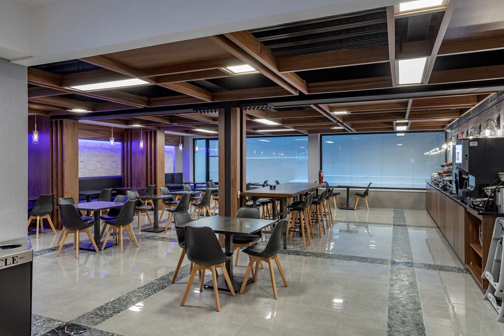Best Western Plus Soho Hotel - photo 12