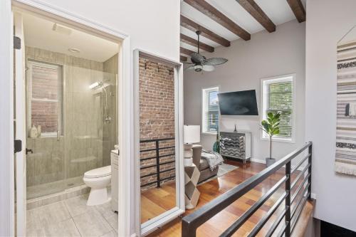 Perfect Location Stylish Condo Steps Away from Nationals Stadium and Navy Yard in DC's Southwest Gem — 4-Star Luxury Hotel in Washington, United States