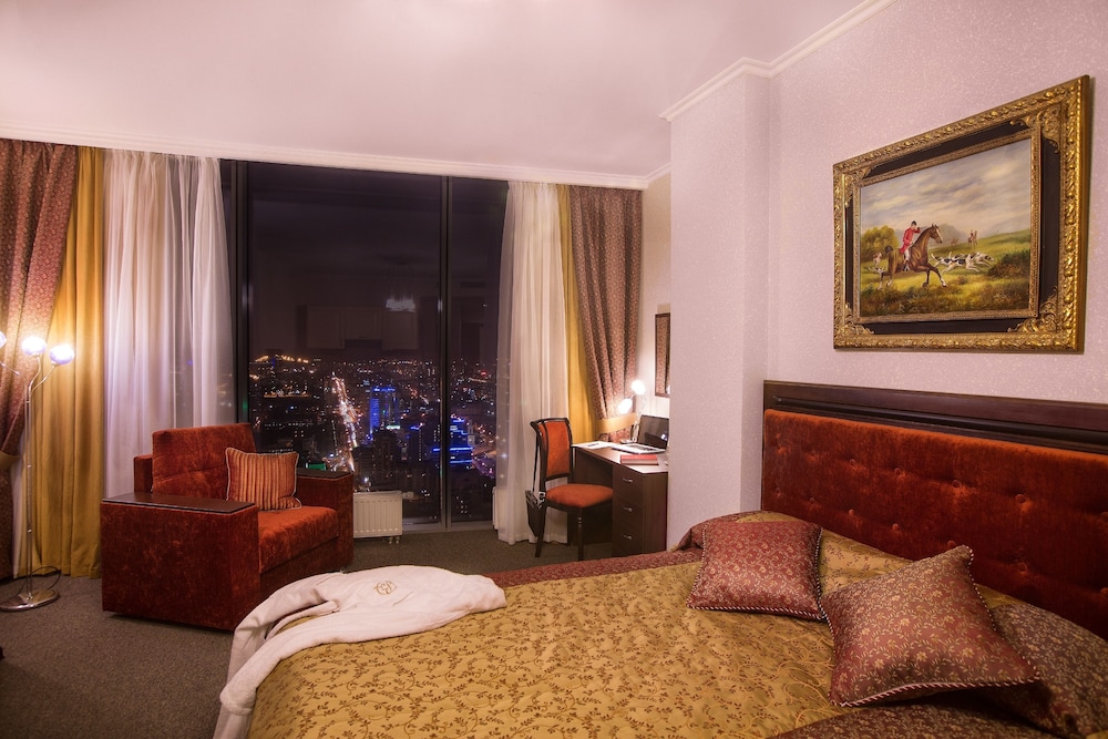 Apartments Vysotsky — 5-Star Luxury Hotel in Yekaterinburg, Russia