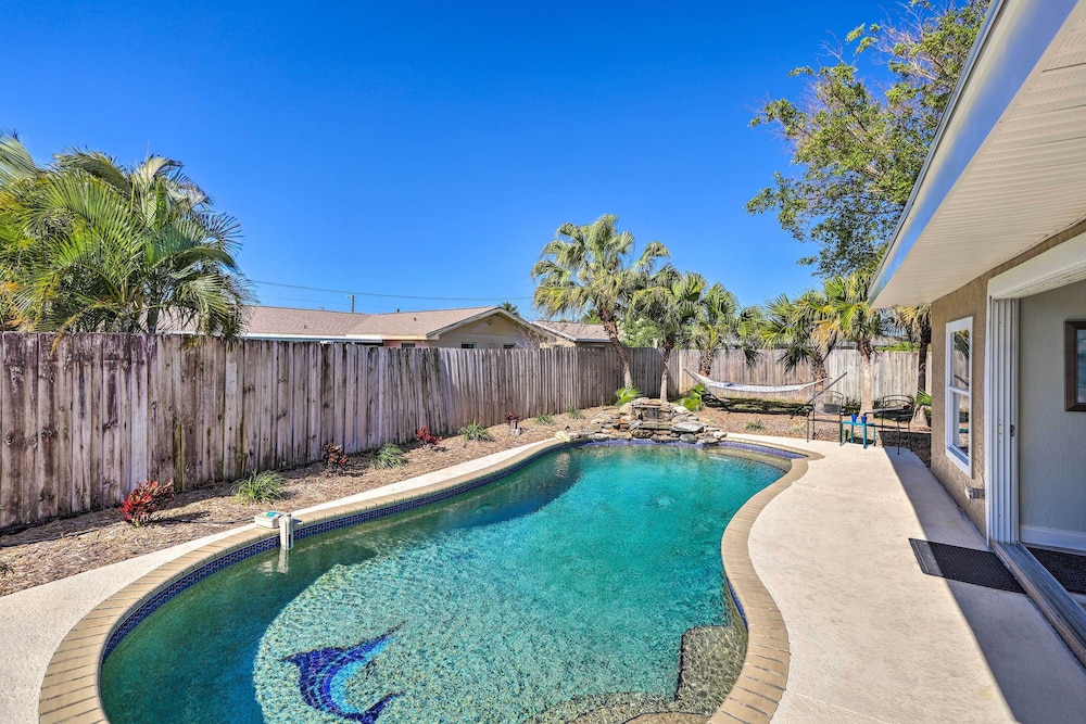 Pet Friendly Merritt Island Home with Heated Pool — 4-Star Luxury Hotel in Merritt Island, United States