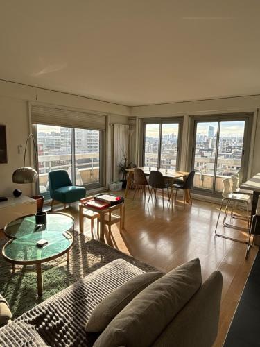 Apparemment Spacieux Lumineux Avec Vue Sur Paris — hotel in Charenton-Le-Pont