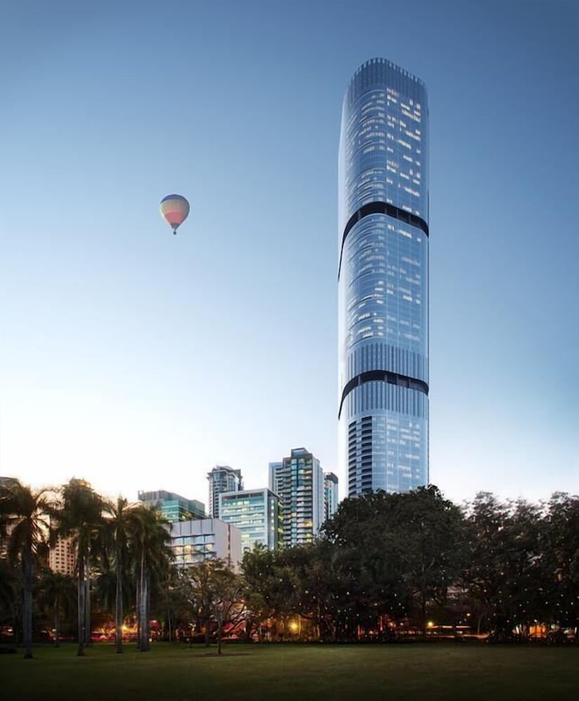 Brisbane Skytower Apartments by CLLIX — 4-Star Luxury Hotel in Brisbane, Australia