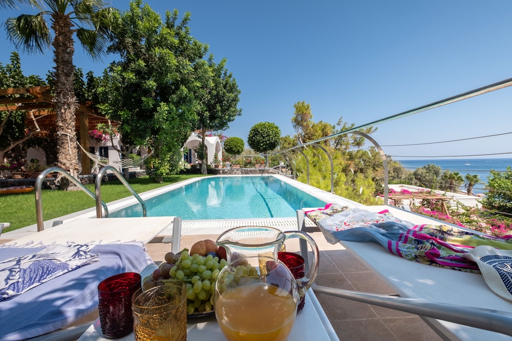 Santorini Mystique Garden — 4-Star Luxury Hotel in Mesaria, Greece