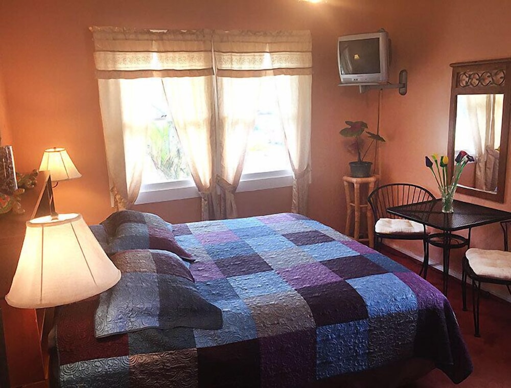 Island Paradise Inn - photo 2