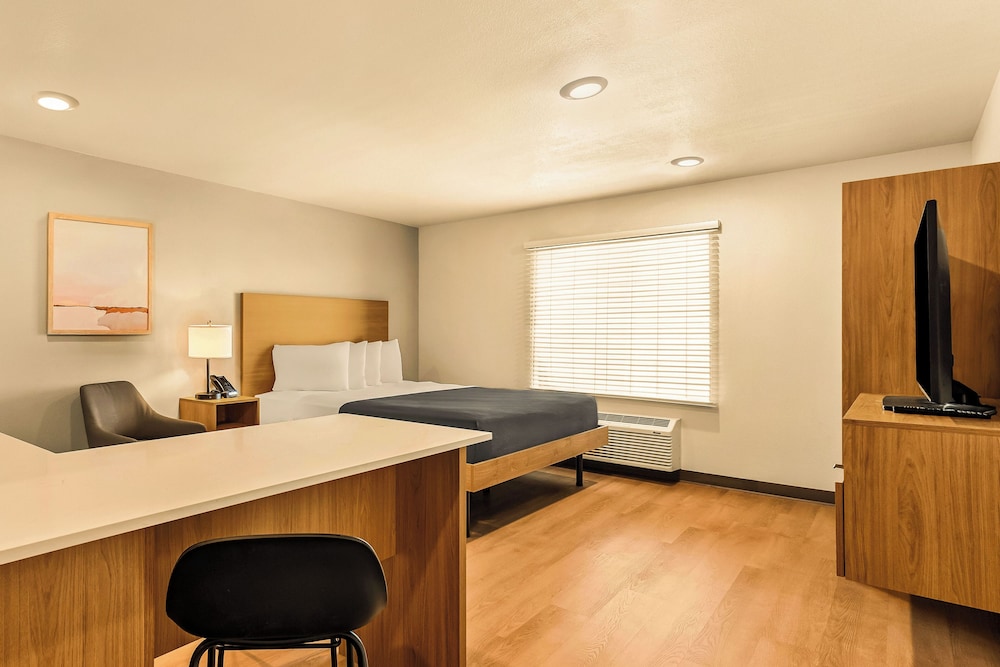 LivAway Suites SLC West Jordan - photo 5