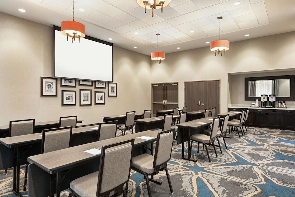 Hampton Inn & Suites Kansas City Downtown Crossroads - photo 26