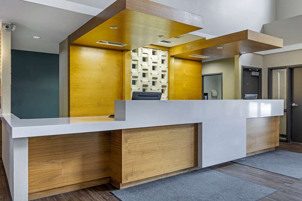 Best Western Plus Patterson Park Inn - photo 39