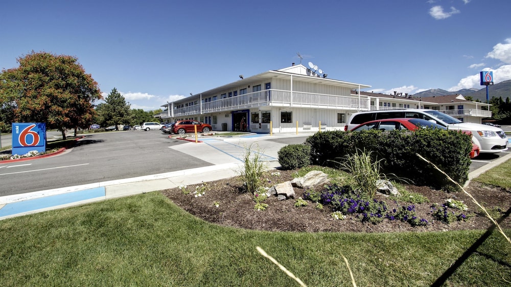 Super 8 by Wyndham Woods Cross Salt Lake City North - photo 26