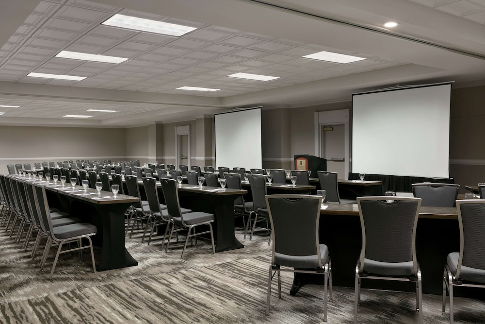 Embassy Suites by Hilton Los Angeles Downey - photo 82