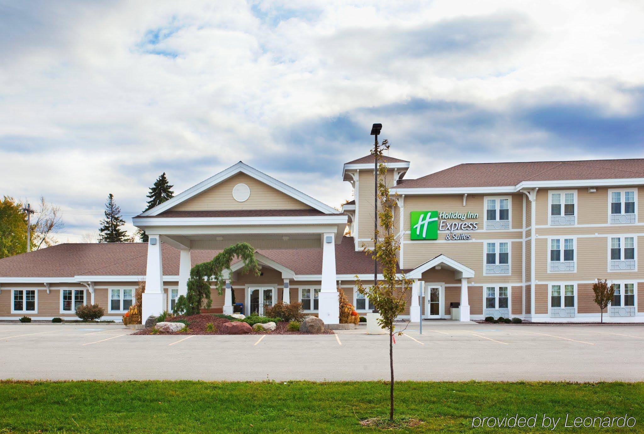 Holiday Inn Express Hotel & Suites Iron Mountain
