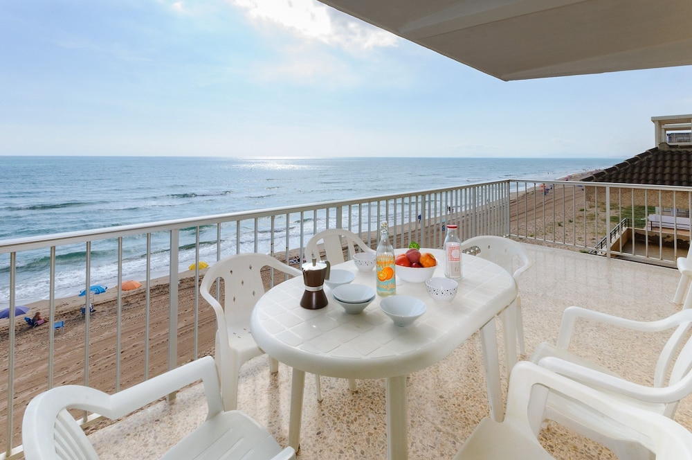 Turia — 4-Star Luxury Hotel in Tavernes De La Valldigna, Spain