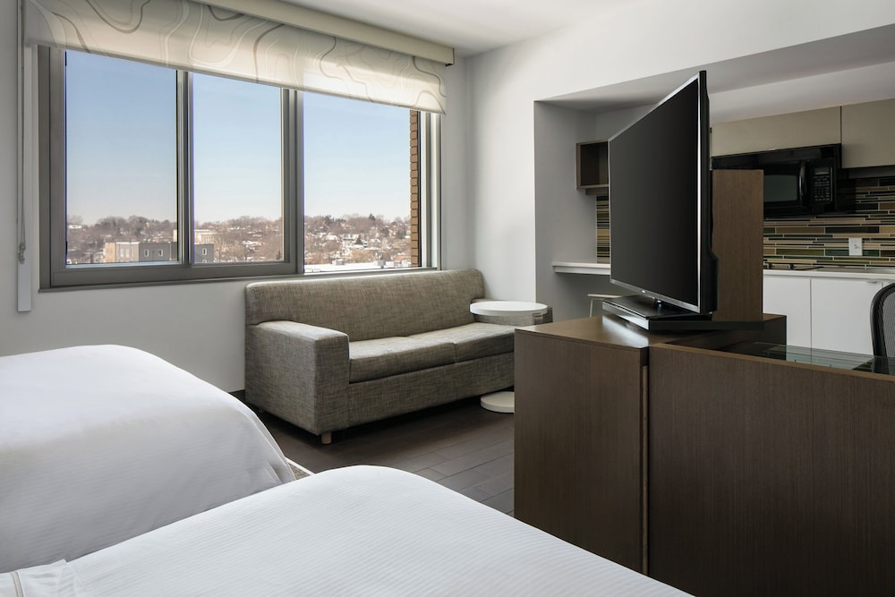 Element Omaha Midtown Crossing - photo 26