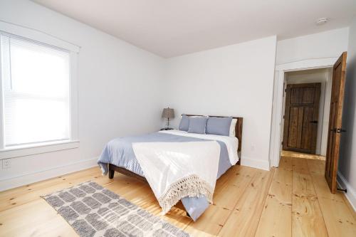 Very Cozy 2 Bedroom Farmhouse Apartment 2nd FL — 4-Star Luxury Hotel in Lancaster, United States