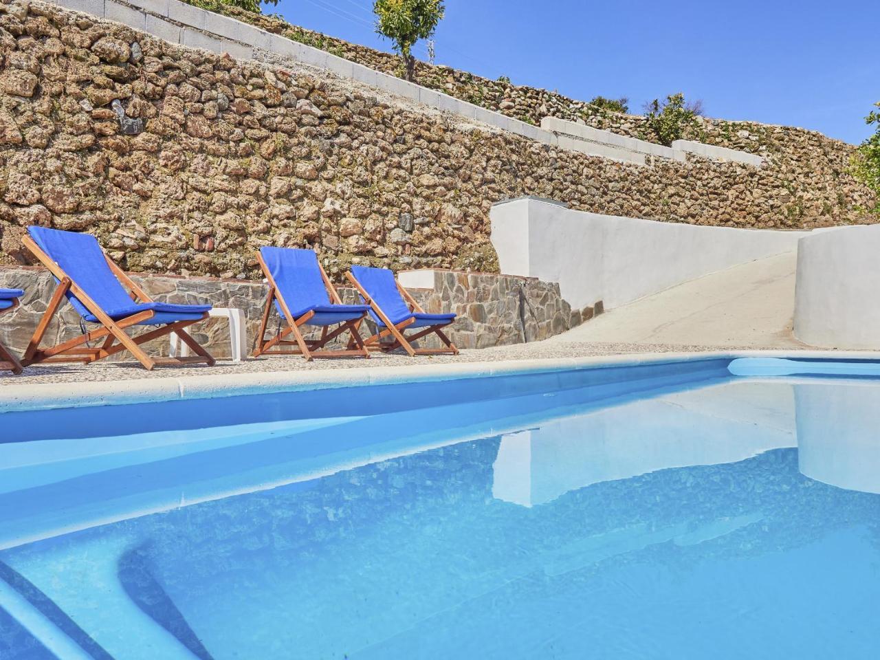 Cubos Casa Mi Recreo — 4-Star Luxury Hotel in Yunquera, Spain