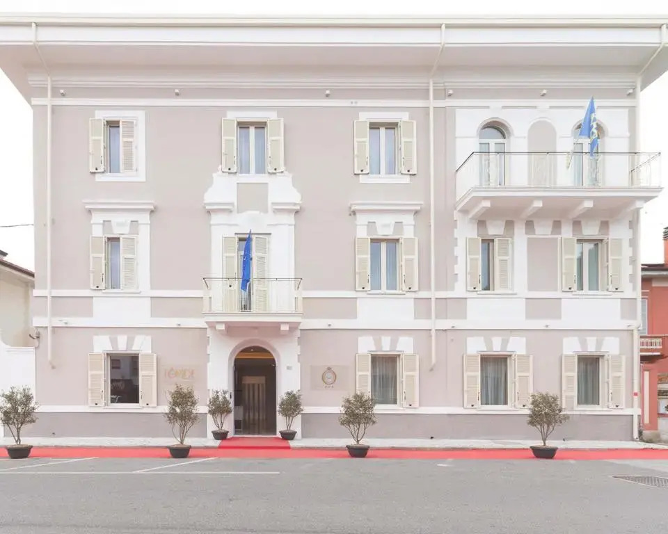 Doride Suites Boutique Hotel — hotel in Marina Di Carrara