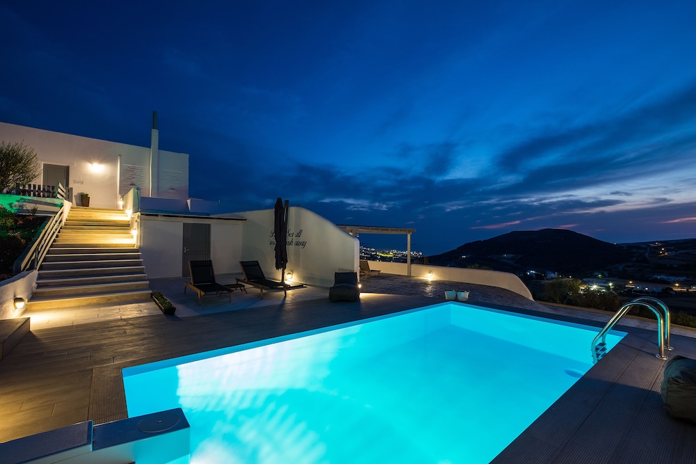Paros Nereids Villas — 4-Star Luxury Hotel in Paros, Greece