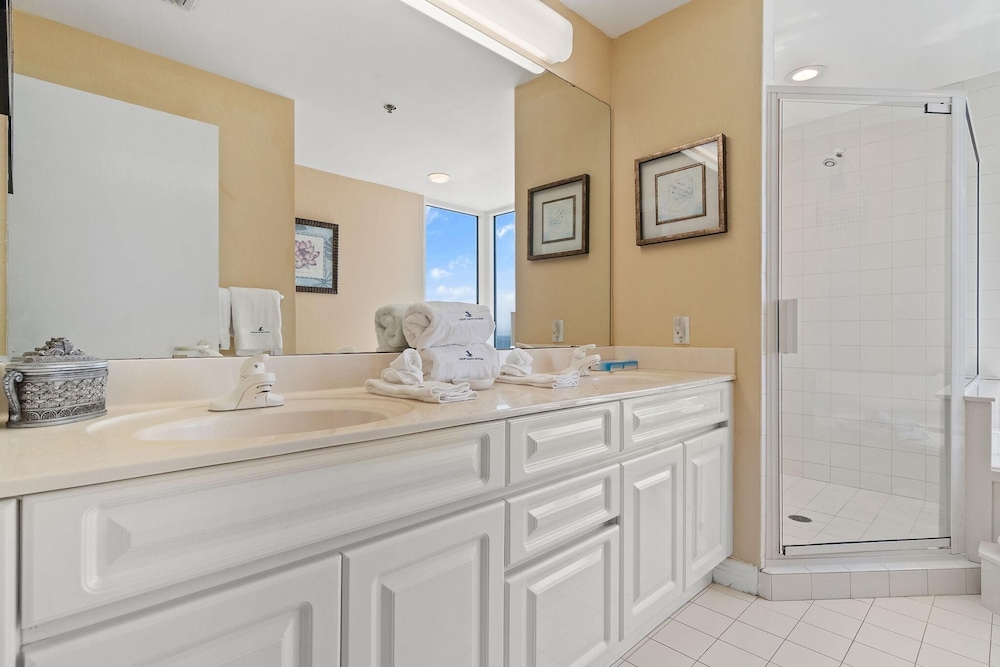 Beach Colony Tower Penthouse 17C - photo 21