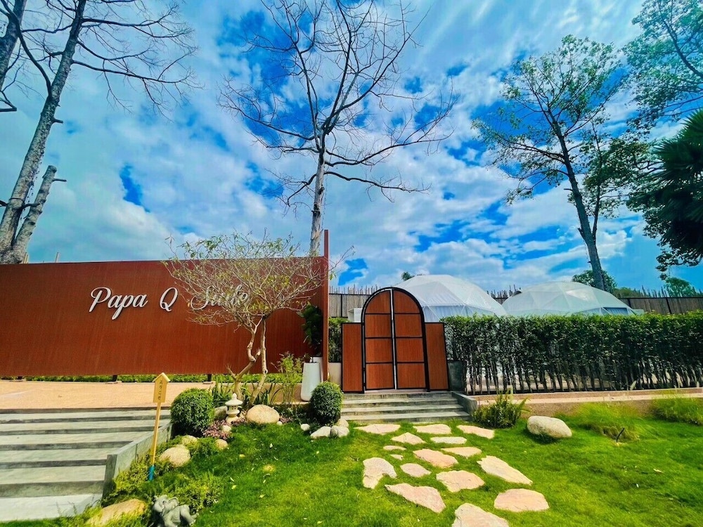 PaPa Q suite Resort in Roi Et, Thailand