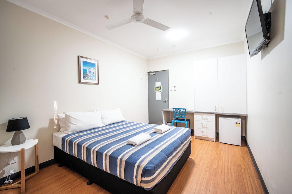 Hidden Valley Holiday Park — 4-Star Luxury Hotel in Berrimah, Australia