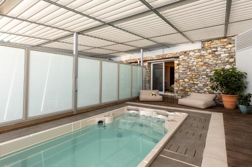 Serenity Suites by Premium Key — 4-Star Luxury Hotel in Skiathos, Greece