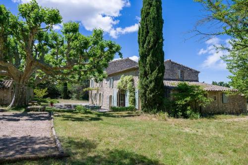 Mas authentique à Eygalières — hotel in Eygalieres