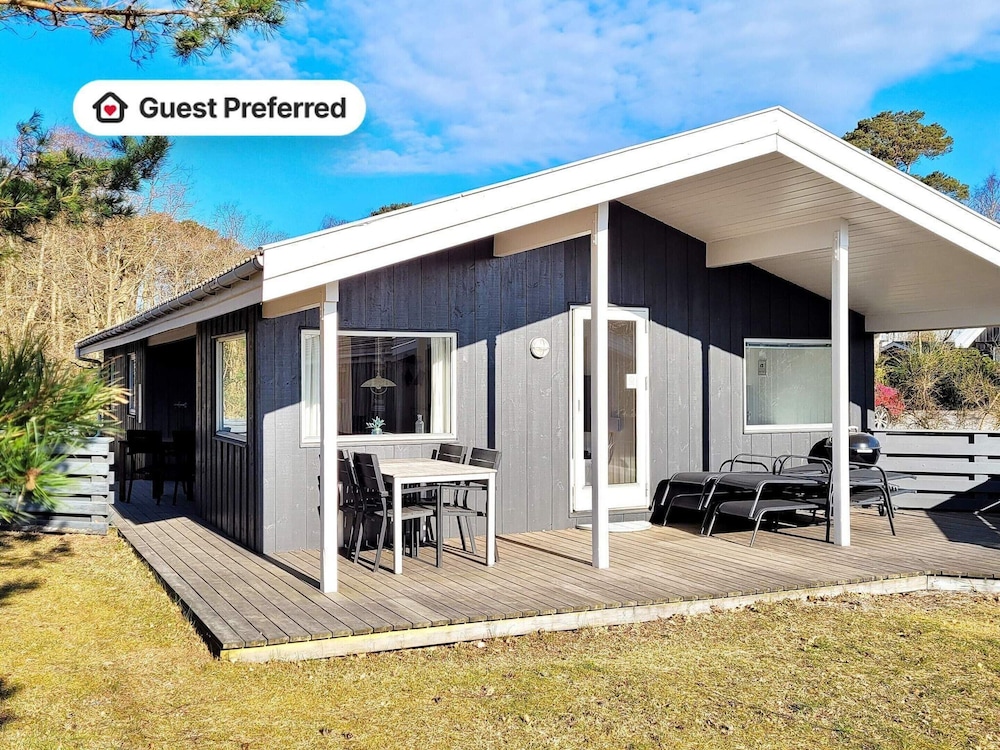 Beachfront Bliss in Snogebaek By Traum Ferienwohnungen — 4-Star Luxury Hotel in Nexo, Denmark