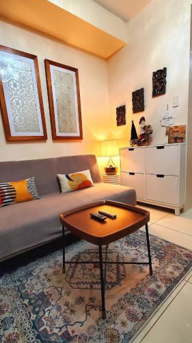 Urban Retreat at Shell Residences with Netflix 300mbps Wifi — 4-Star Luxury Hotel in Manila, Philippines