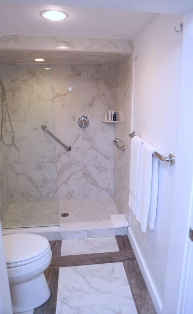 Harpoon House - photo 11