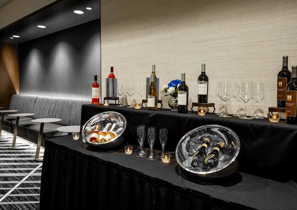 Hilton Charlotte Airport - photo 53