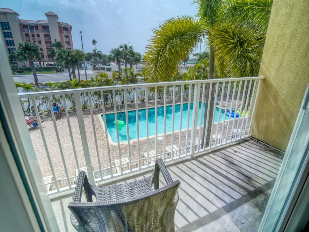 Treasure Island Hotel and Marina - photo 21