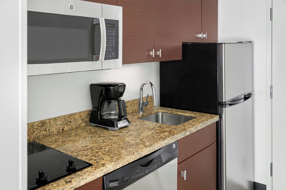 TownePlace Suites by Marriott Detroit Troy - photo 23