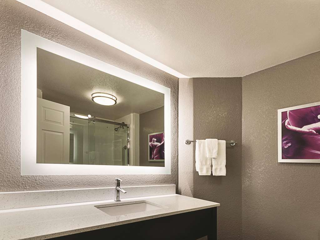 La Quinta Inn & Suites by Wyndham Grand Junction - photo 17