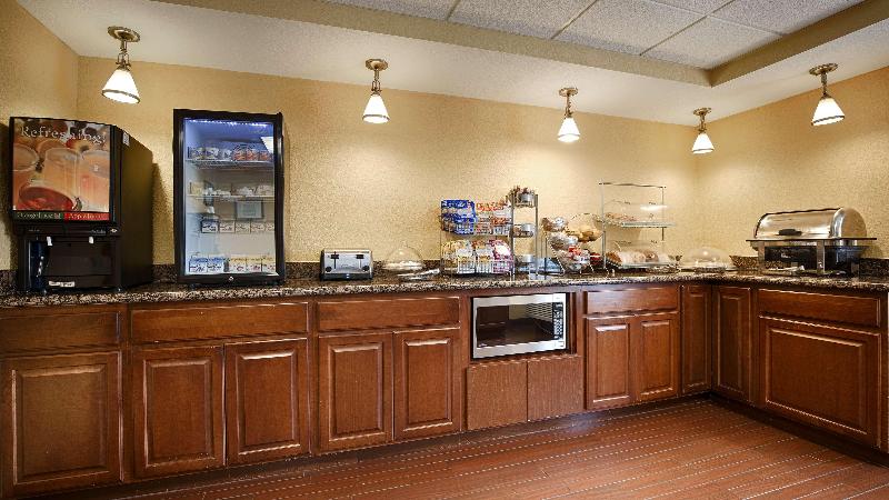 Best Western Plus Parkway Hotel - photo 75