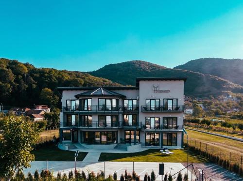 Pensiunea Heaven — 5-Star Luxury Hotel in Deva, Romania