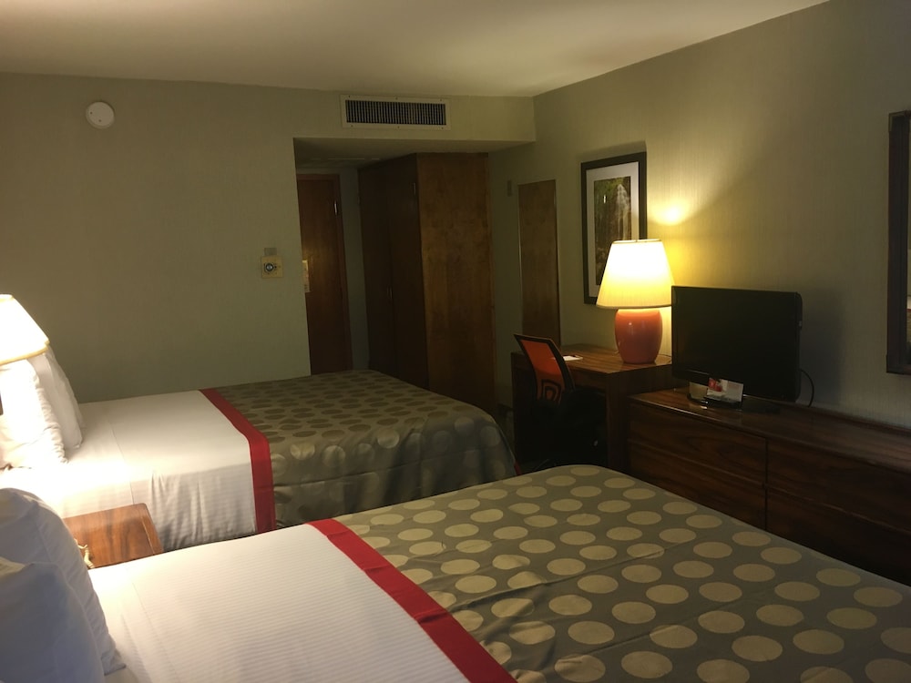 Ramada Portland Airport - photo 47