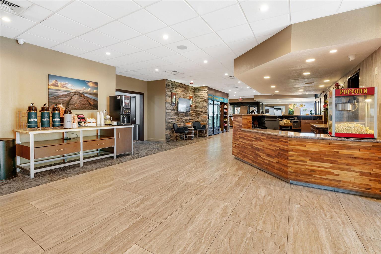 Clarion Pointe Galveston Beachfront - photo 8