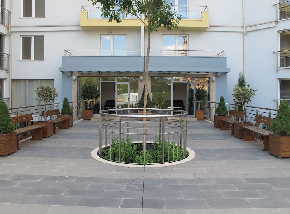 Aparthotel Crystal Beach I in Nesebar, Bulgaria