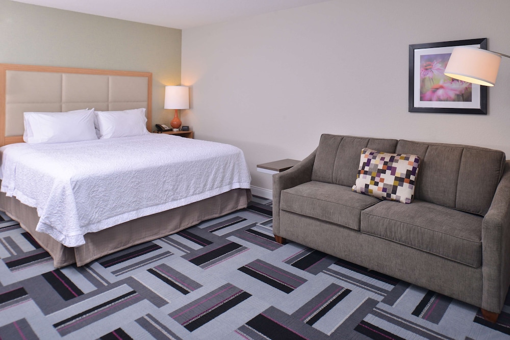 Hampton Inn & Suites Ames - photo 10