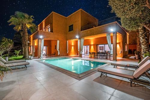 Villa Elyana 4 Chambres a Marrakech — 4-Star Luxury Hotel in Marrakesh, Morocco